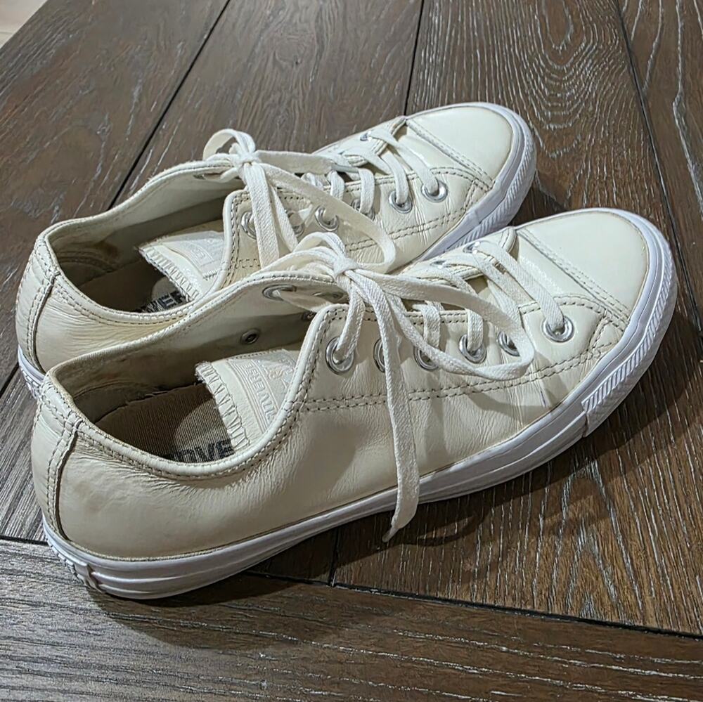 Converse Chuck Taylor All Star Leather OX Sneaker, Women's Size 7